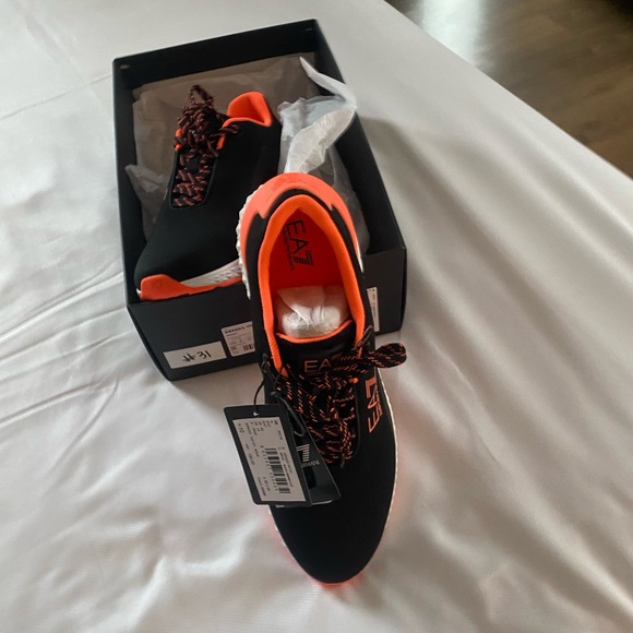 Emporio Armani trainer shoes size 10 - Picture 5 of 7